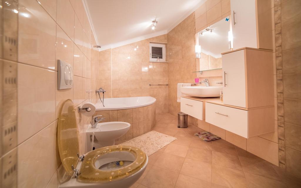 Captain'S Apartment Barbat na Rabu Екстер'єр фото