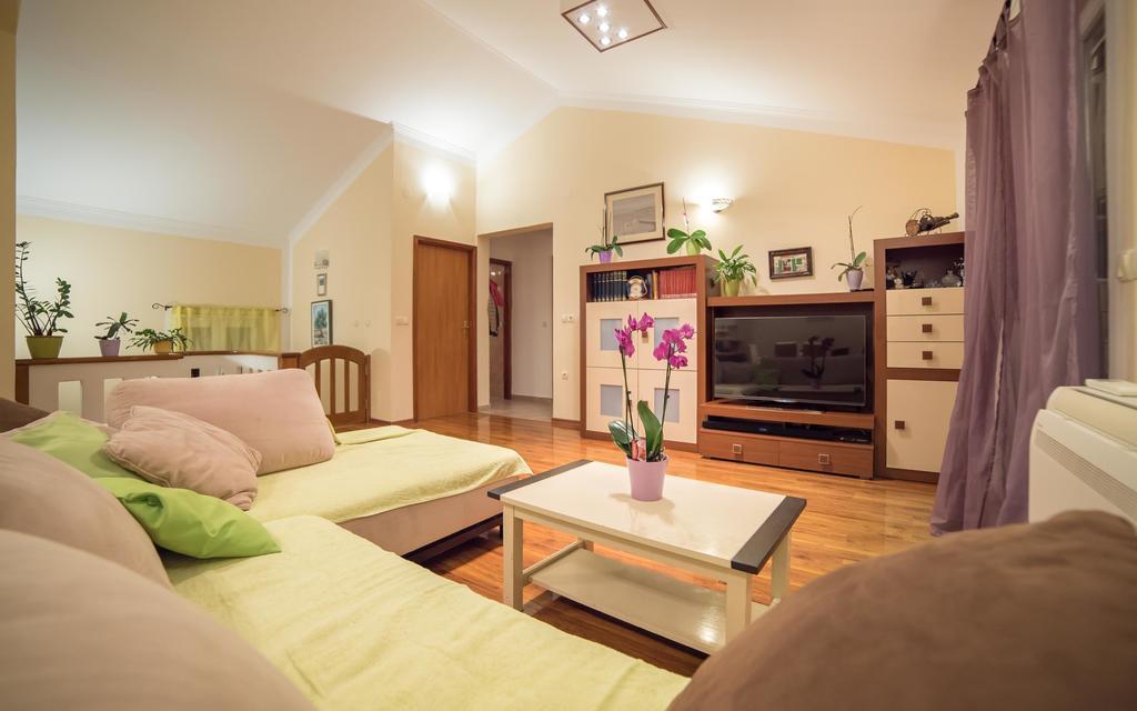 Captain'S Apartment Barbat na Rabu Екстер'єр фото
