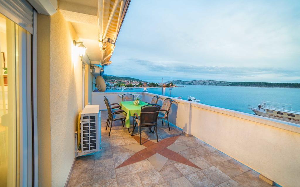 Captain'S Apartment Barbat na Rabu Екстер'єр фото