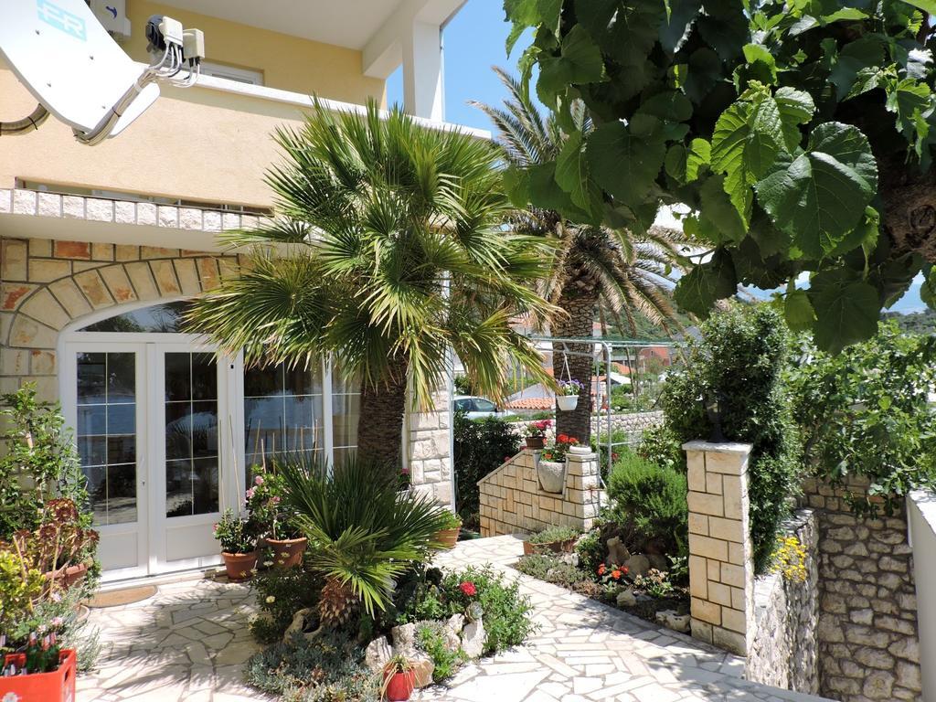 Captain'S Apartment Barbat na Rabu Екстер'єр фото