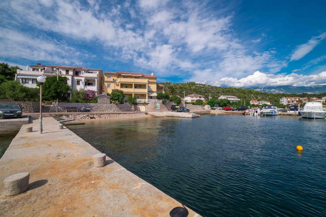 Captain'S Apartment Barbat na Rabu Екстер'єр фото